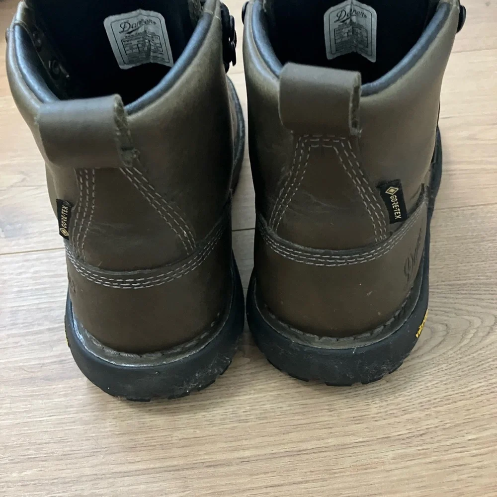 Danner Women’s Olive Leather Boots - Picture 5 of 12
